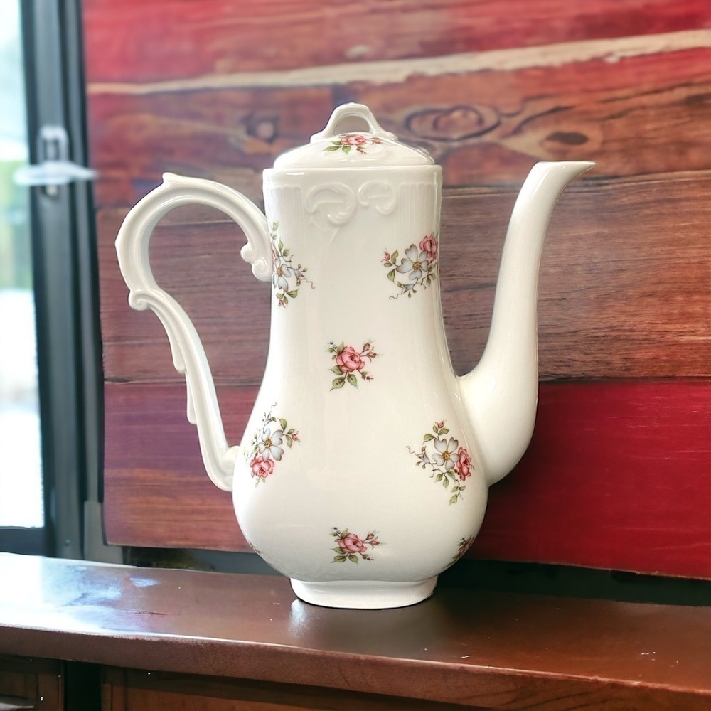 Princess House teapot, Rose Garden pattern, excellent condition, vintage